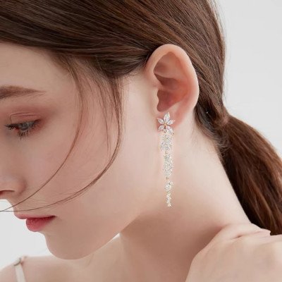 Women's Silver Flower Crystal Dangle Earrings | YK03625AA01 Women's Silver Flower Crystal Dangle Earrings | YK03625AA01