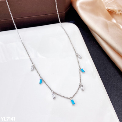 Женское серебряное колье с белыми и синими цирконами | YL-7141104 Женское серебряное колье с белыми и синими цирконами | YL-7141104