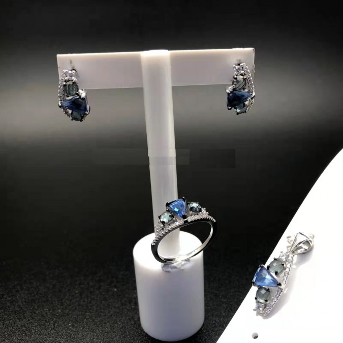 Дамски сребърен комплект със сини кристали | SS15469