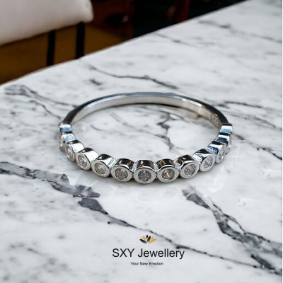 Women's silver ring with zircons | FYR16999