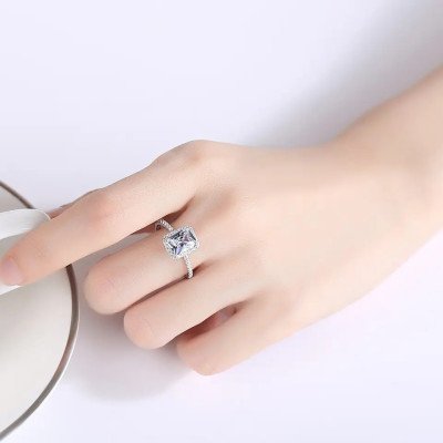 Ladies' silver ring SR2841